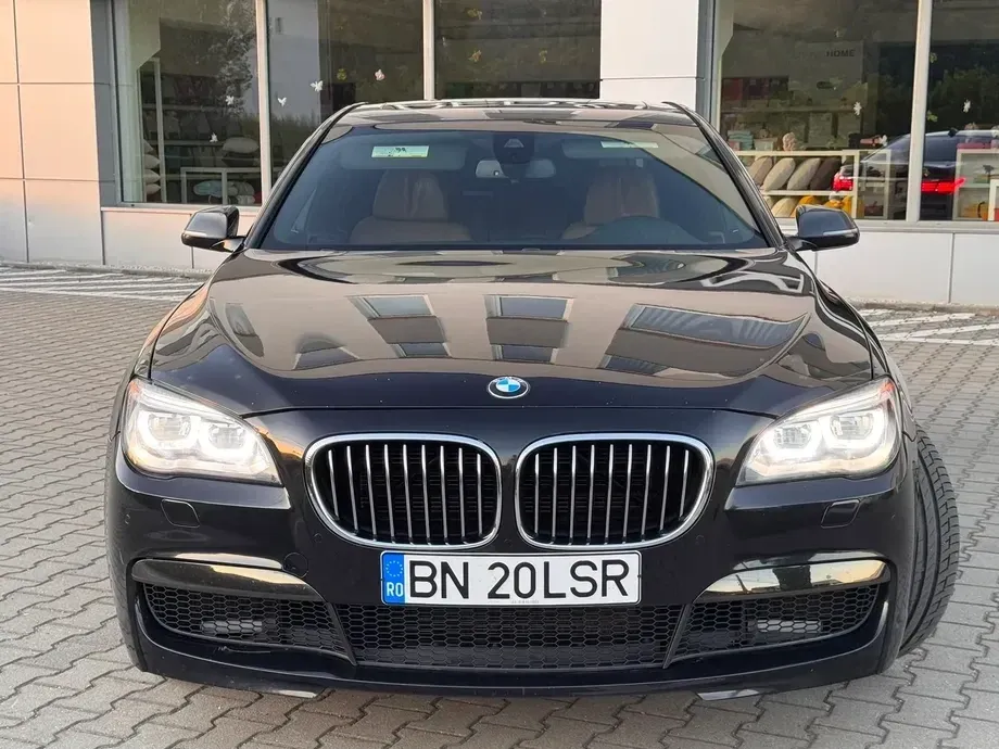 BMW Seria 7 F01/F02 740i Aut. — imagine 3