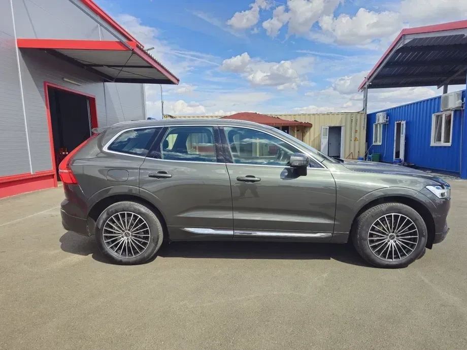 Volvo XC 60 II B4 MHEV AWD Inscription — imagine 3