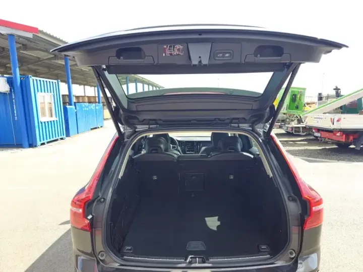 Volvo XC 60 II B4 MHEV AWD Inscription