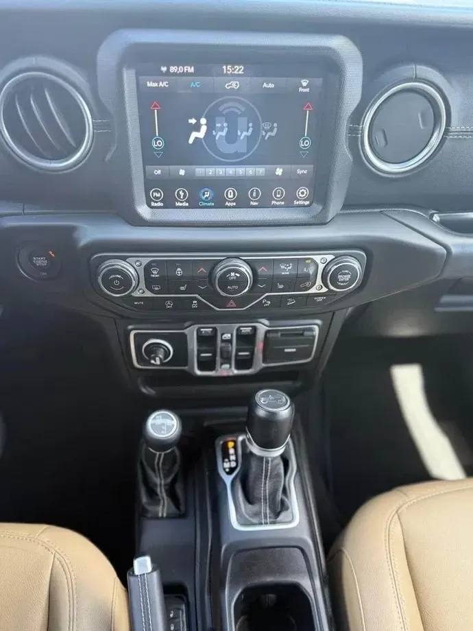 Jeep Wrangler — imagine 5