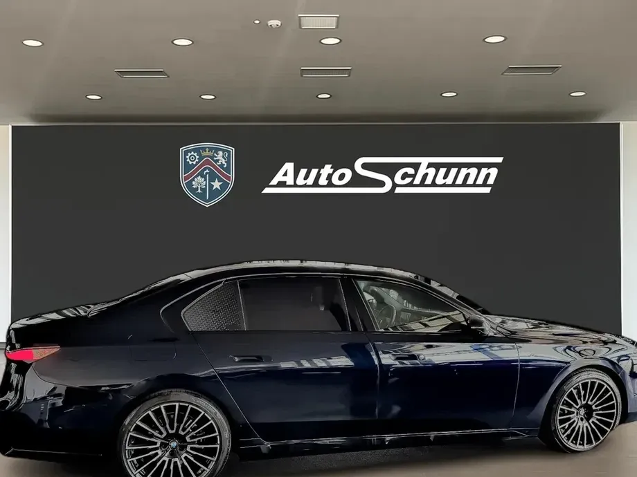 BMW Seria 7 G70 — imagine 4