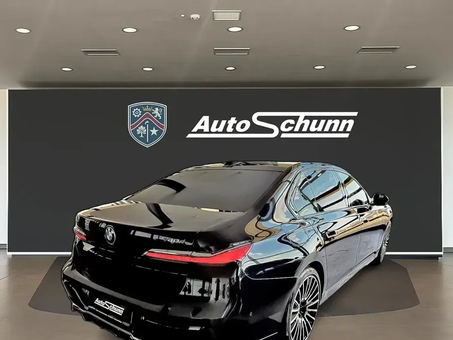 BMW Seria 7 G70 — imagine 5
