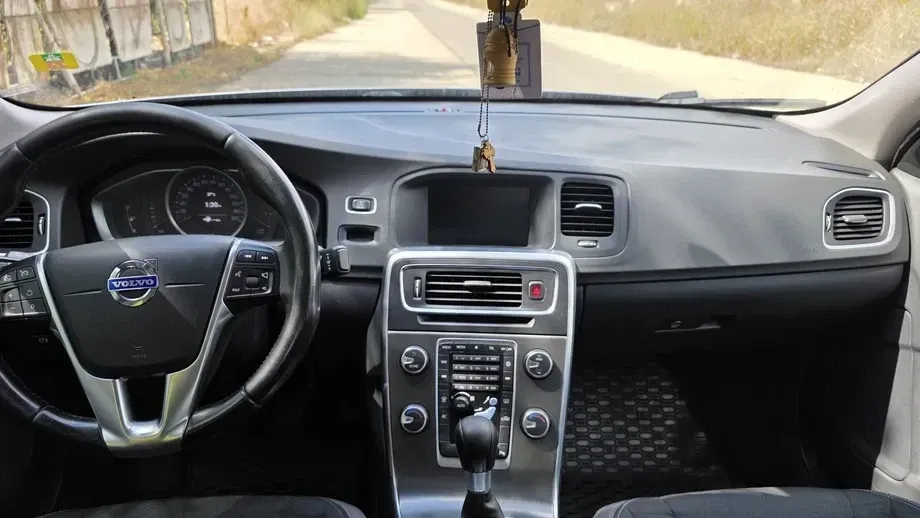 Volvo S60 II DRIVe Start-Stop Basic — imagine 3