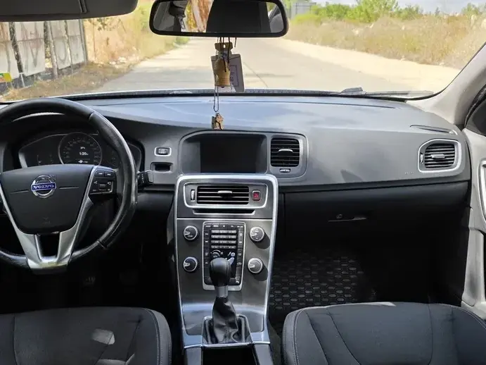 Volvo S60 II DRIVe Start-Stop Basic