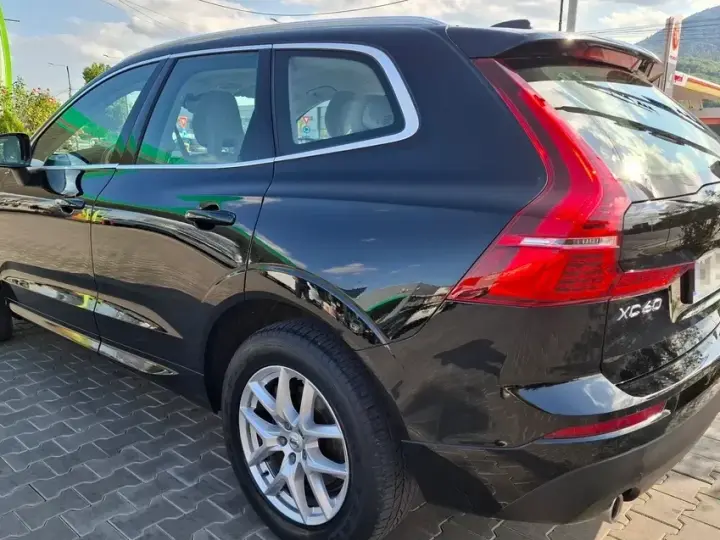 Volvo XC 60 II D5 AWD Momentum