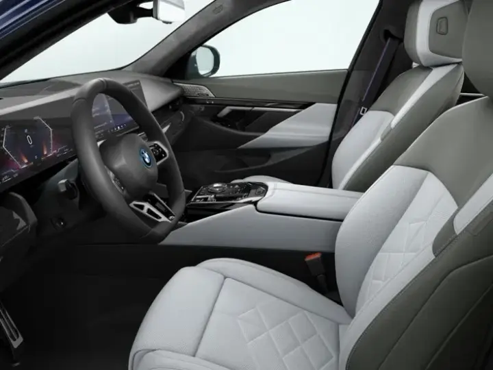 BMW Seria 5 G60/G61 550e xDrive Aut.