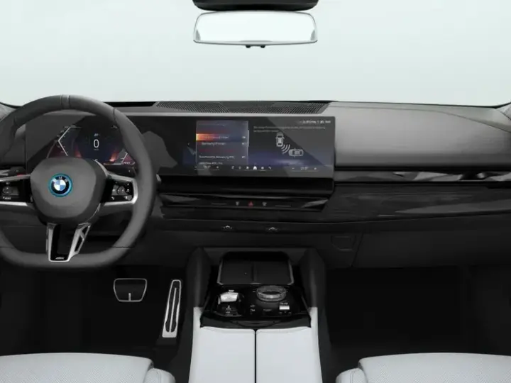 BMW Seria 5 G60/G61 550e xDrive Aut.