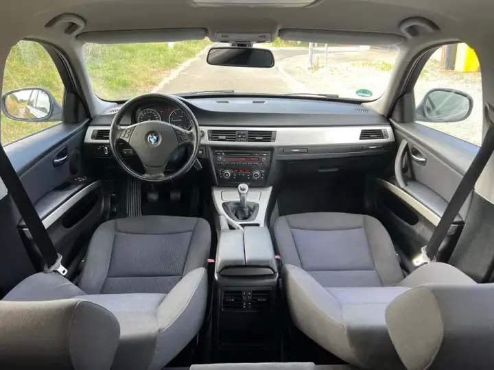 BMW Seria 3 318d