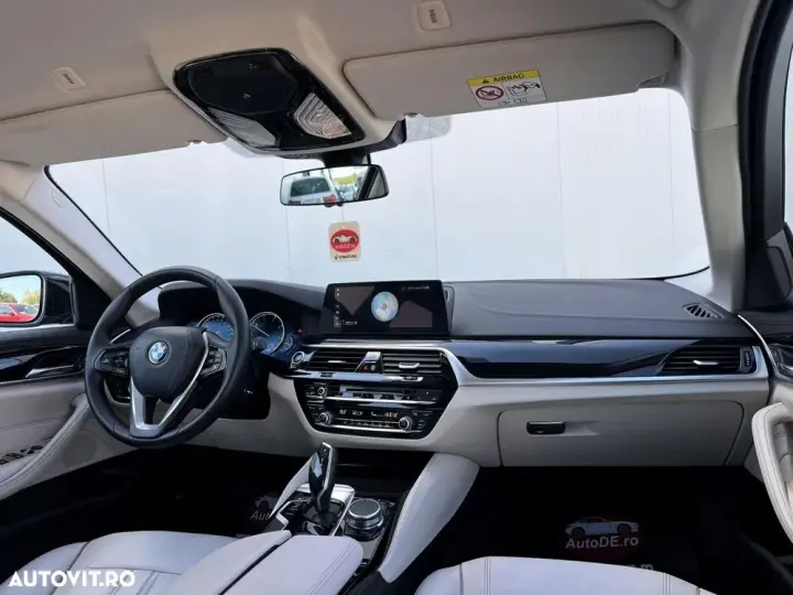 BMW Seria 5 G30/G31 [2017 - Prezent] 520d Aut. Luxury Line