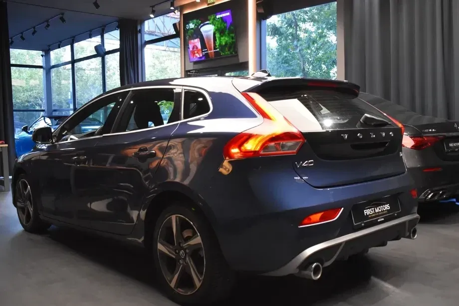 Volvo V40 D3 R-Design — imagine 4