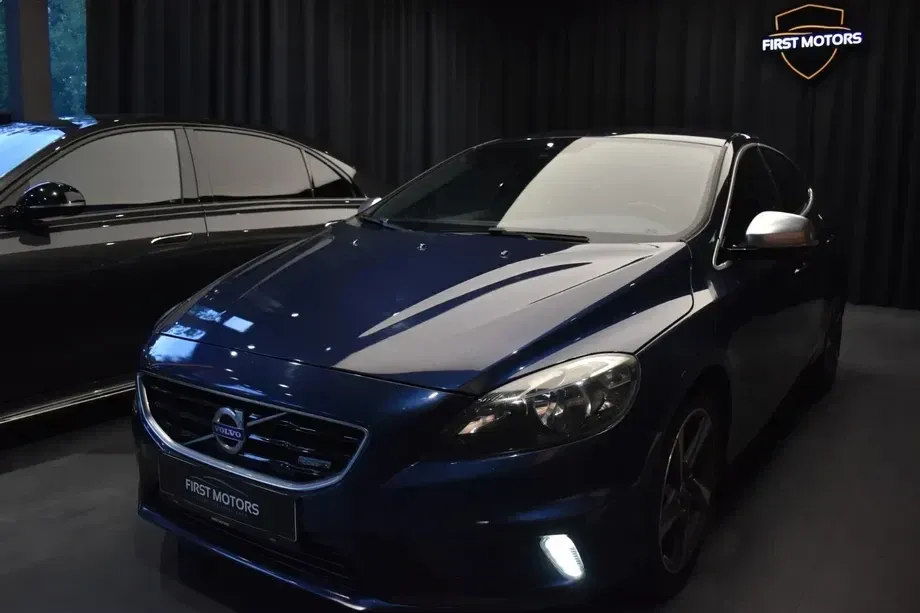 Volvo V40 D3 R-Design — imagine 3