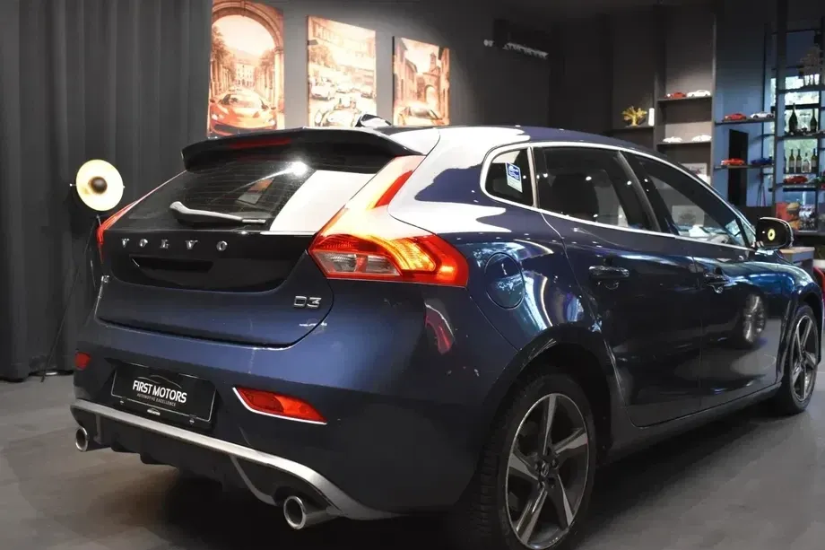 Volvo V40 D3 R-Design — imagine 6