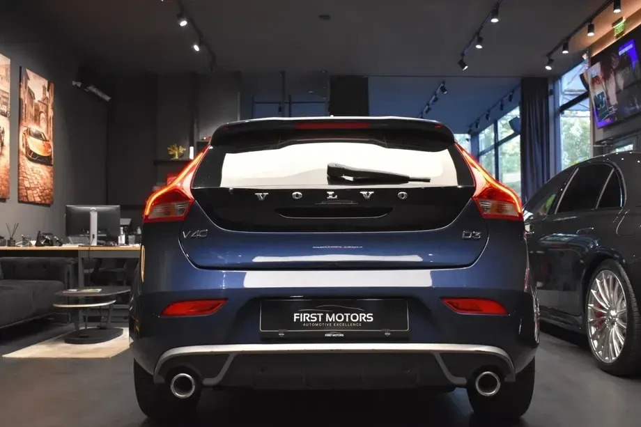 Volvo V40 D3 R-Design — imagine 5
