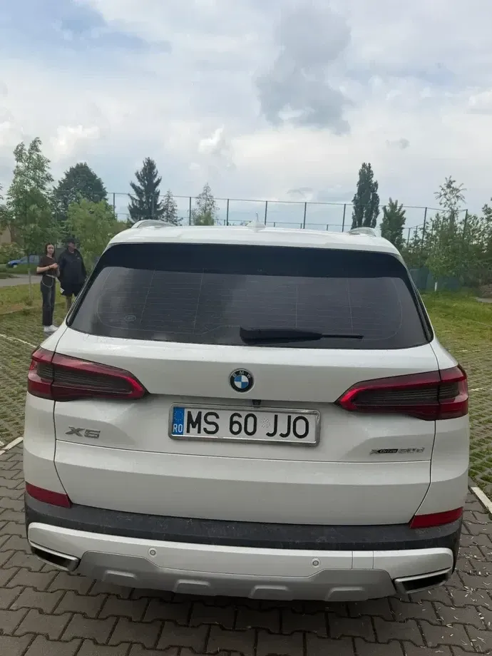 BMW X5 xDrive30d xLine — imagine 5