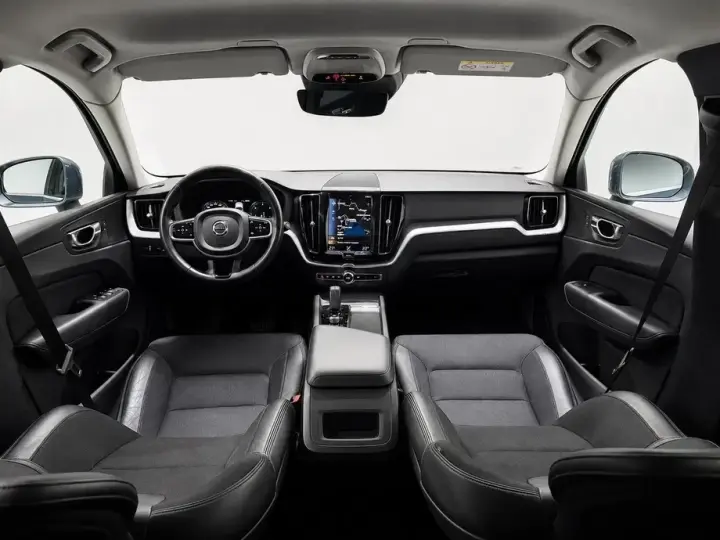 Volvo XC 60 II B4 MHEV Momentum