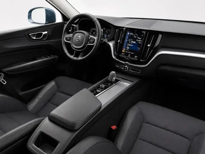Volvo XC 60 II B4 MHEV Momentum