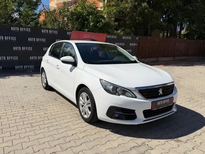 Peugeot 308 1.2 L PureTech Turbo S&S EAT8 Active Pack