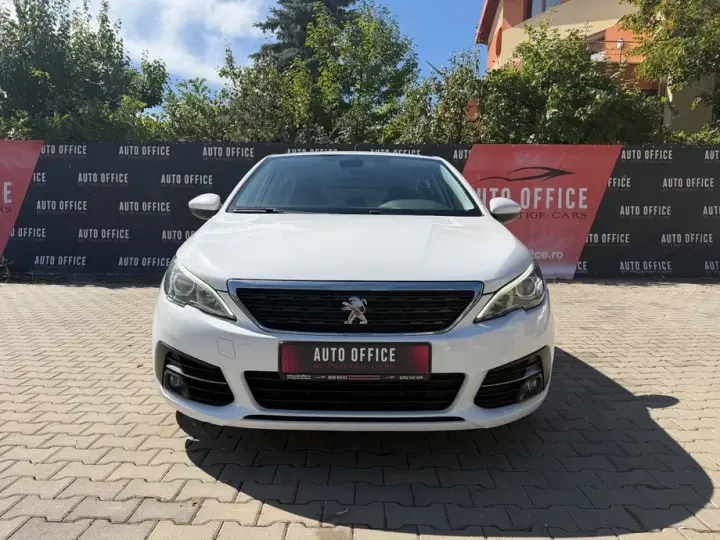 Peugeot 308 1.2 L PureTech Turbo S&S EAT8 Active Pack