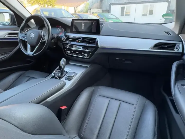 BMW Seria 5 G30/G31 518d AT