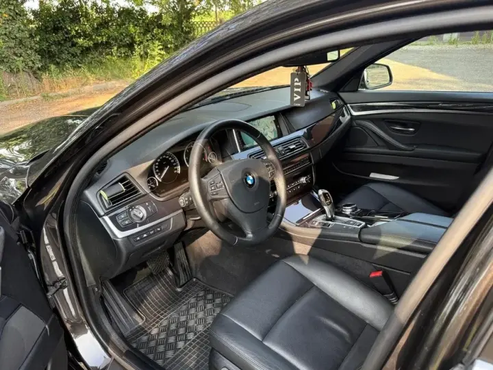 BMW Seria 5 F10/F11/F07 530d xDrive
