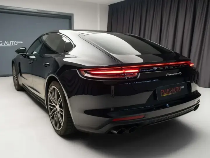 Porsche Panamera 4S
