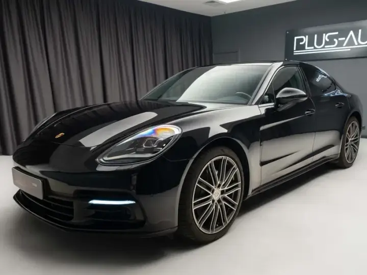 Porsche Panamera 4S