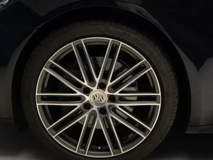 Porsche Panamera 4S