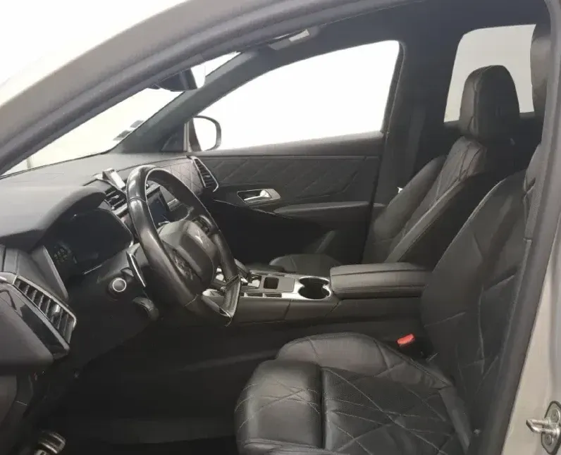 DS Automobiles DS 7 Crossback 4x4 300 RIVOLI — imagine 6