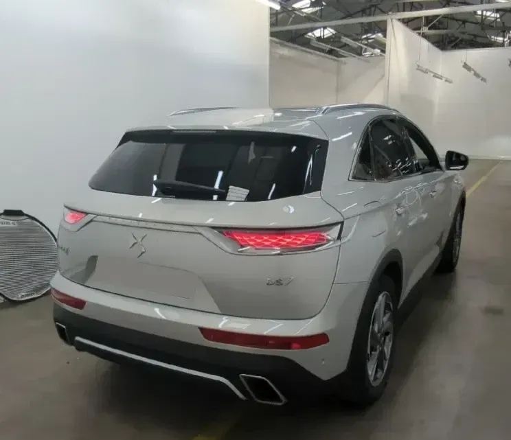 DS Automobiles DS 7 Crossback 4x4 300 RIVOLI — imagine 4