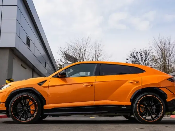 Lamborghini URUS