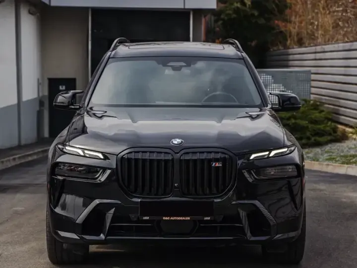 BMW X7 M60i xDrive AT MHEV