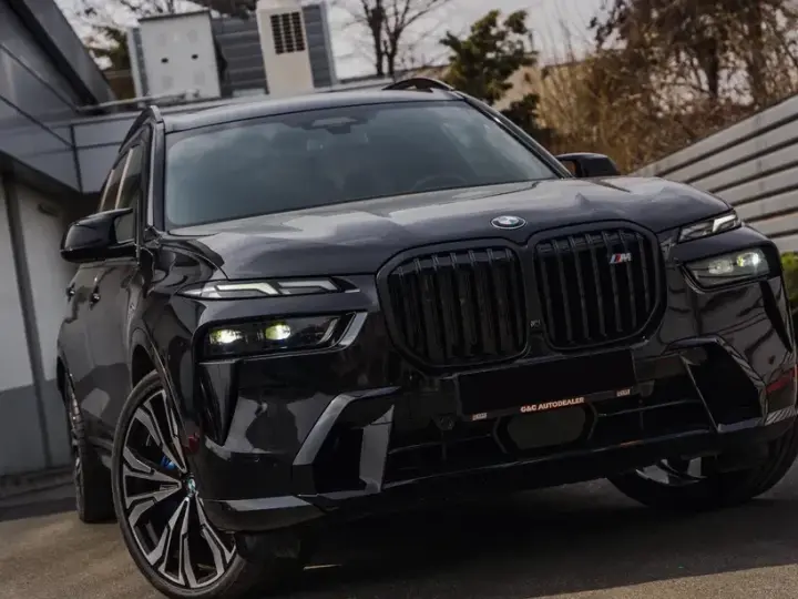 BMW X7 M60i xDrive AT MHEV