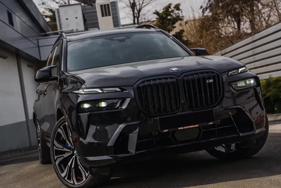 BMW X7 M60i xDrive AT MHEV — imagine 2