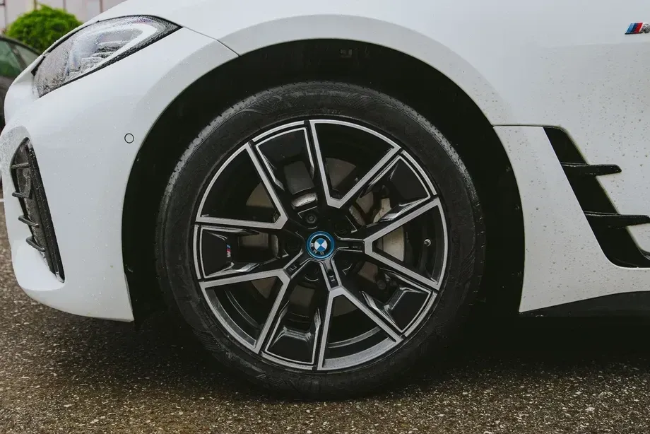 BMW i4 — imagine 6