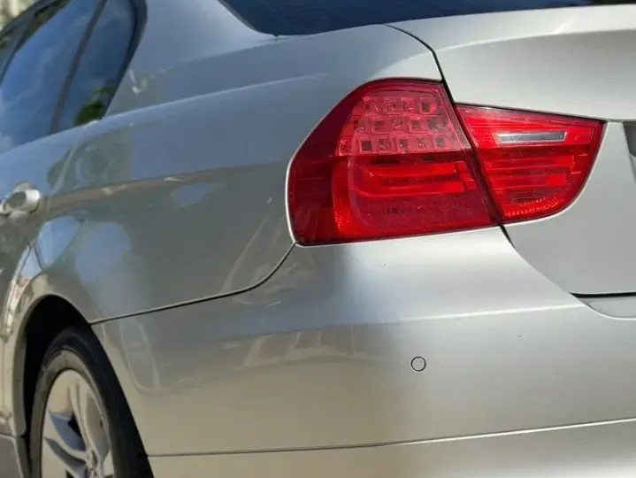 BMW Seria 3 E90/E91/E92/E93 318d DPF Edition Sport