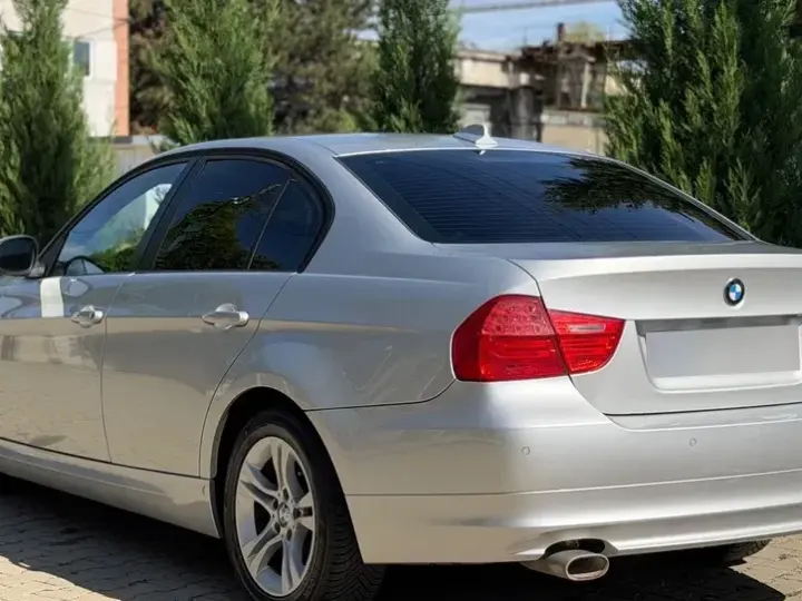 BMW Seria 3 E90/E91/E92/E93 318d DPF Edition Sport