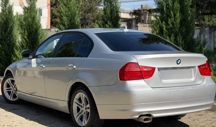 BMW Seria 3 E90/E91/E92/E93 318d DPF Edition Sport — imagine 3