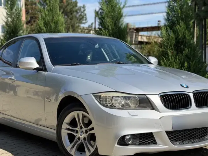 BMW Seria 3 E90/E91/E92/E93 318d DPF Edition Sport