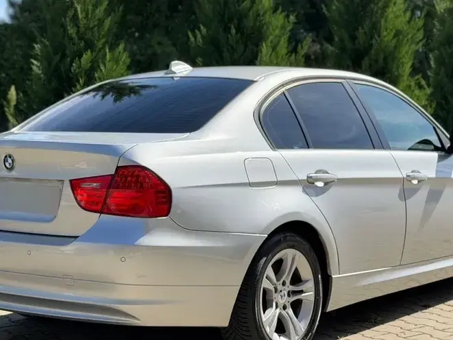BMW Seria 3 E90/E91/E92/E93 318d DPF Edition Sport