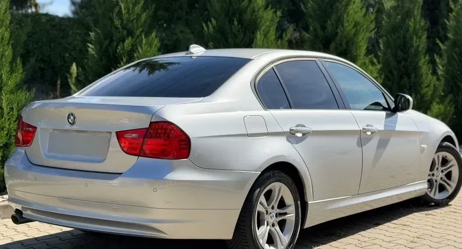 BMW Seria 3 E90/E91/E92/E93 318d DPF Edition Sport — imagine 4