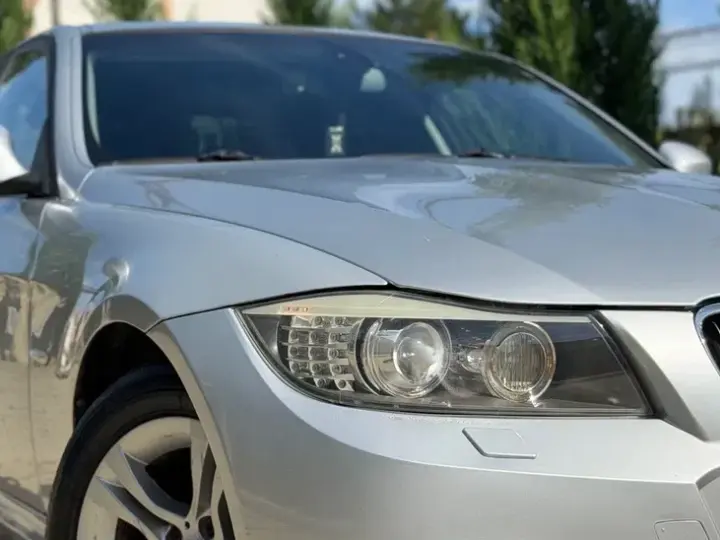 BMW Seria 3 E90/E91/E92/E93 318d DPF Edition Sport