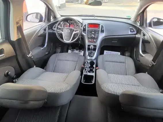 Opel Astra J