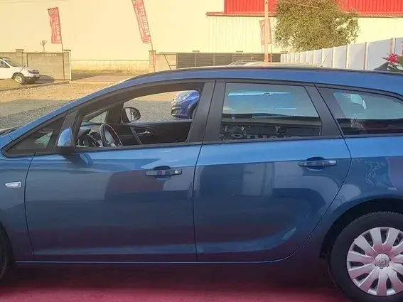 Opel Astra J