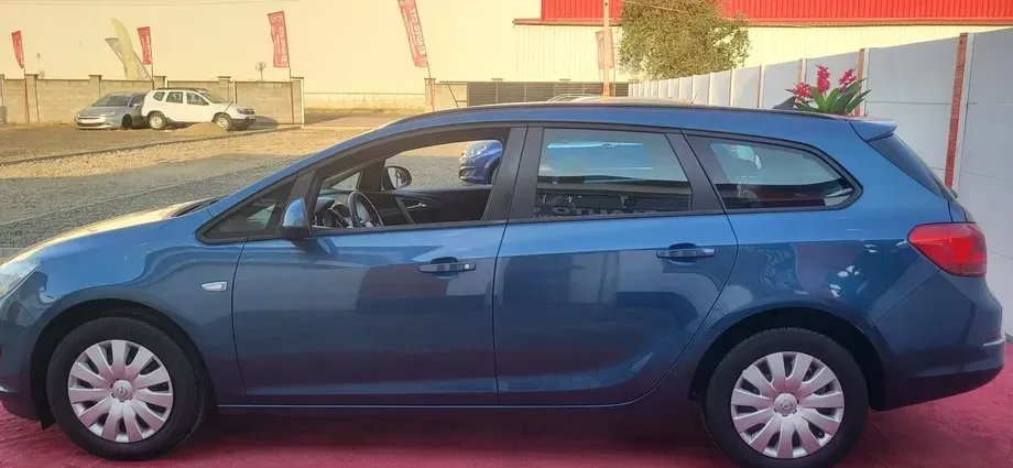 Opel Astra J — imagine 6