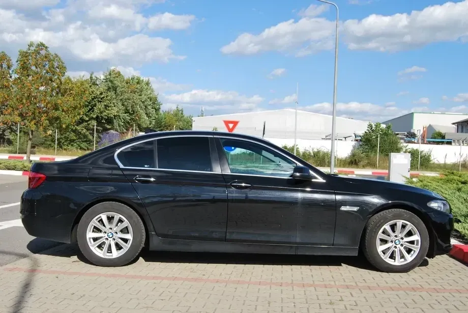 BMW Seria 5 F10/F11/F07 520d Aut. — imagine 4