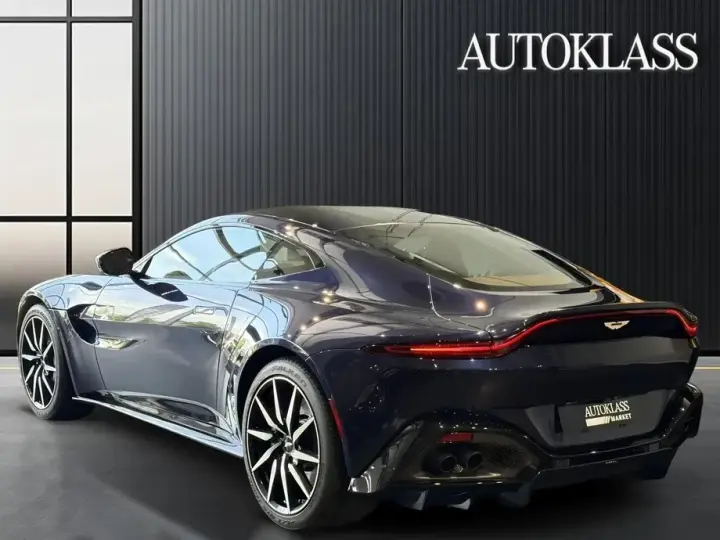 Aston Martin V8 Vantage