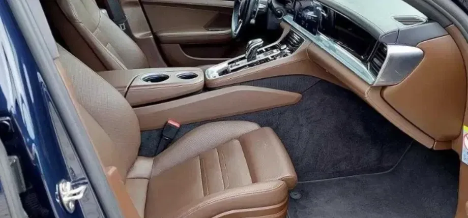 Porsche Panamera 4 E-Hybrid — imagine 3