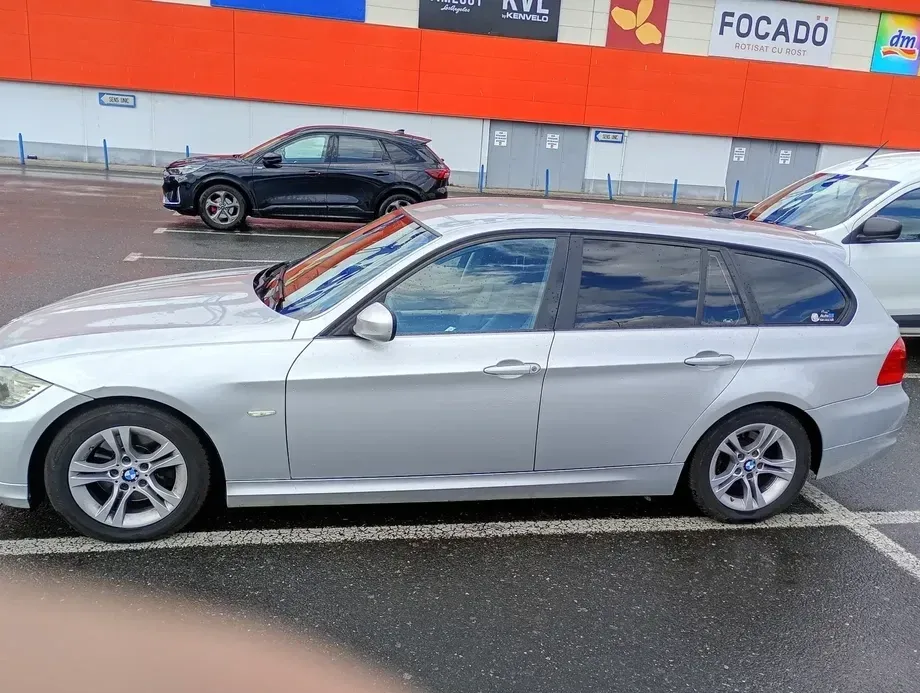 BMW Seria 3 E90/E91/E92/E93 320d — imagine 4