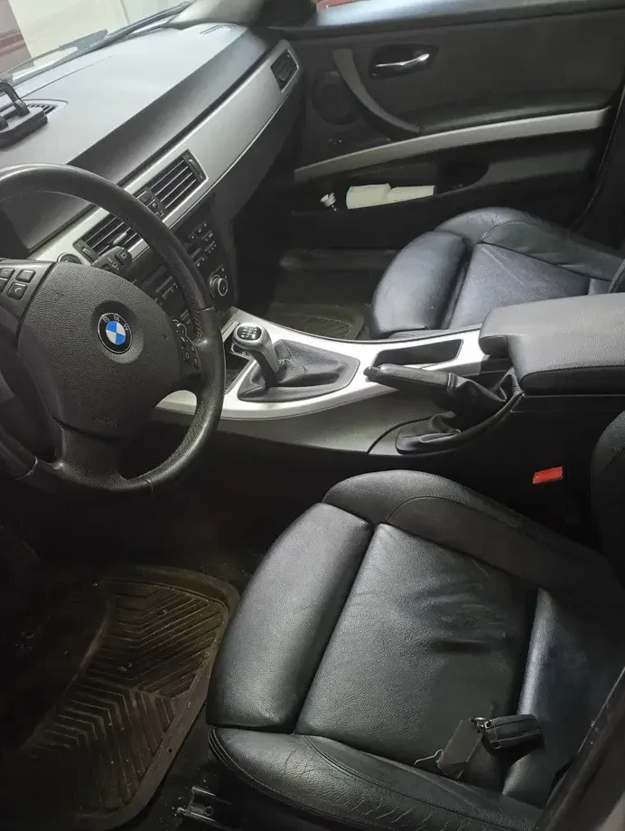 BMW Seria 3 E90/E91/E92/E93 320d — imagine 3