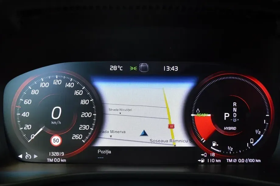 Volvo XC 40 T4 Recharge DKG Plus Dark — imagine 4